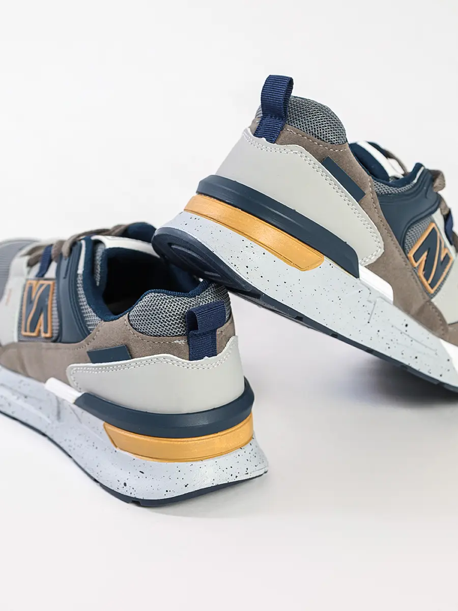 Кроссовки комбинированные в стиле колор-блок